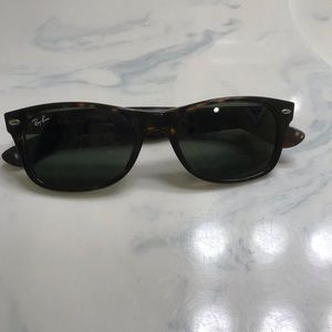 Ray ban tortoise wayfarer sunglasses
